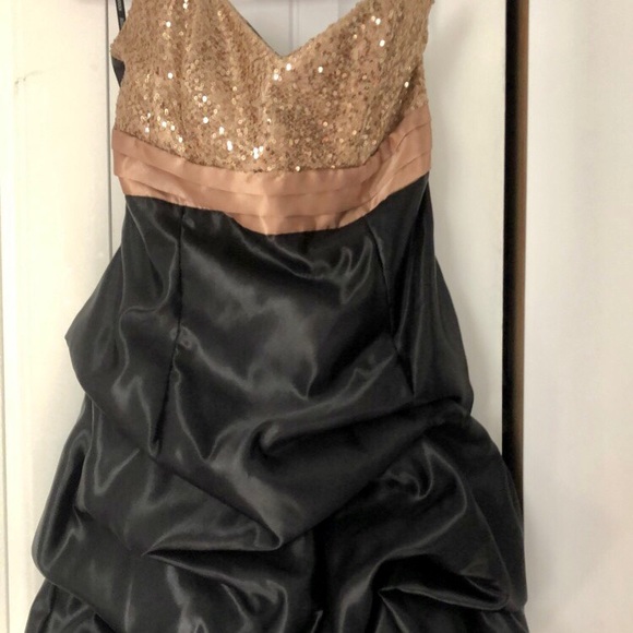Size 7 Black Cocktail Dress w/Gold Sequence - Picture 6 of 6